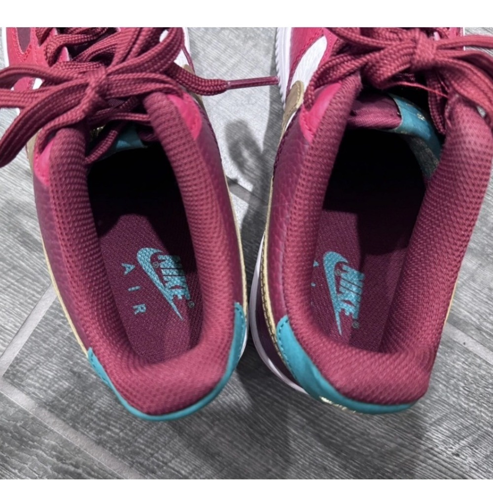 Nike Air Force 1 Low GS‎ "Christmas" Youth Size 4.5 Red Green Women's 6 - Picture 5 of 7